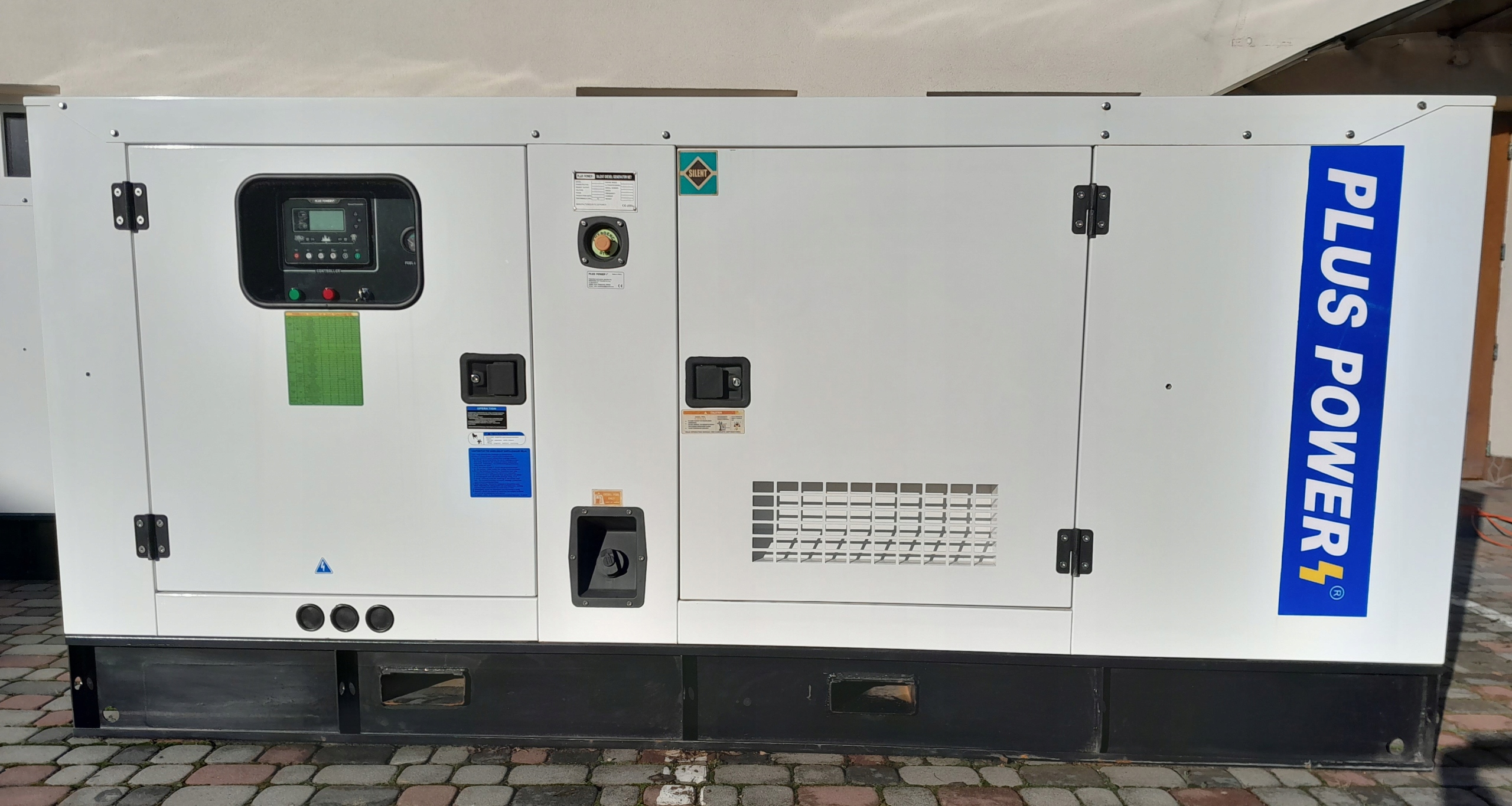 Stacionárny trojfázový dieselový generátor PowerPlus 144 000 W
